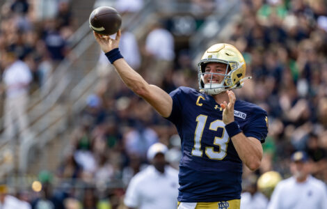 C.J. Carr throws for 4 touchdowns as No. 3 Notre Dame routs visiting Rice 52-0